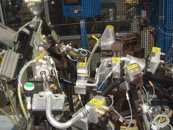よい価格 自動的にエアコンのためのクラムシェルのヘリウムの漏出試験装置は正確さ1.0E-5mbar.l/sを導管で送ります オンライン